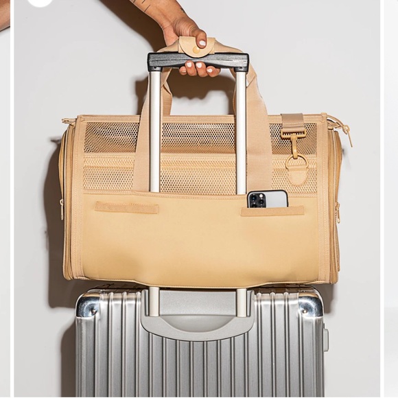 Wild One Dog Carrier - Picture 4 of 4